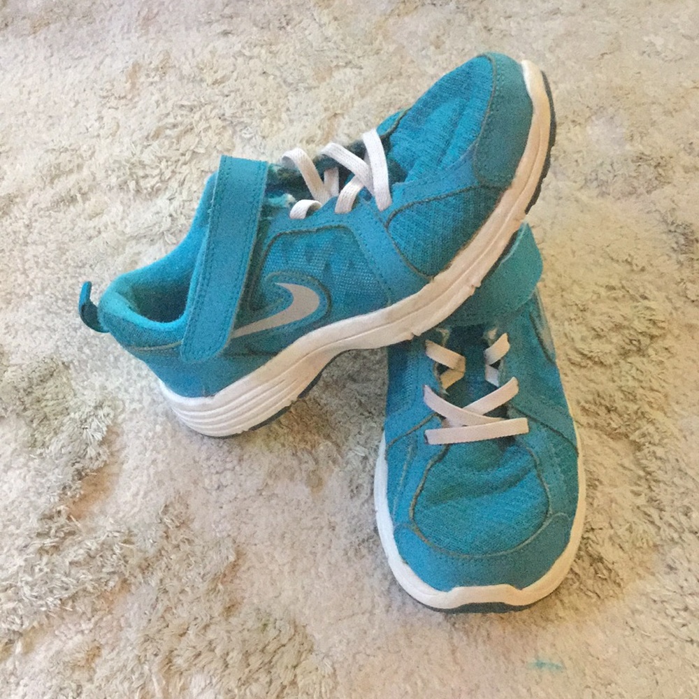 Blue nike girls sneakers
